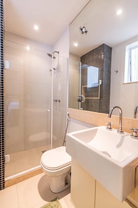 Copacabana Space - Style and comfort for big groups by the beach! Apartment in Rio de Janeiro