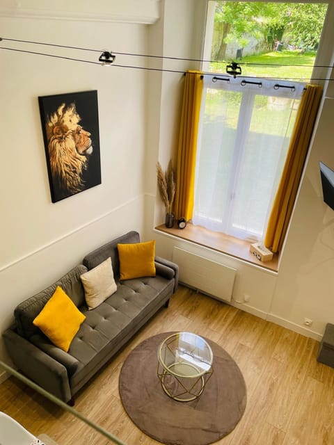 Communal lounge/ TV room, Living room
