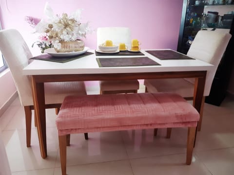 Dining area, Food