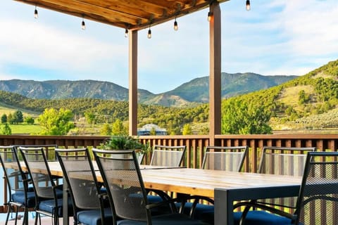 Downtown Lava - Views Huge Yard Slide Games House in Lava Hot Springs