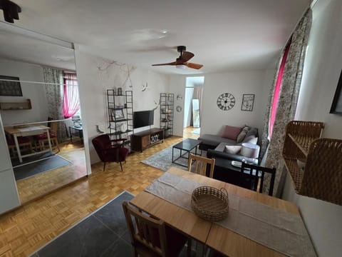 Living room, Dining area