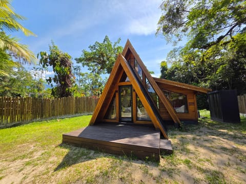 Cabanas Jardim dos Pavões House in State of Rio de Janeiro