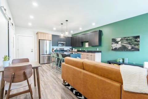 Basecamp Stays: Unique Townhome Views from Porch House in Driggs