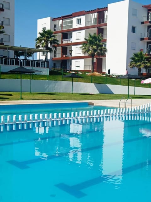 Property building, Restaurant/places to eat, Swimming pool, Breakfast