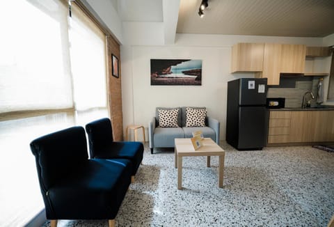 Kitchen or kitchenette, Living room, Seating area