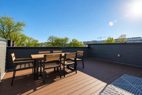 Patio, Day, View (from property/room), Balcony/Terrace, Dining area