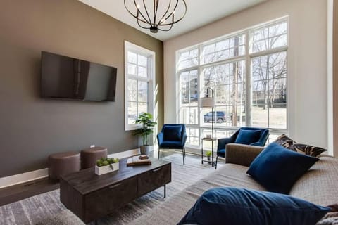 TV and multimedia, Living room, Seating area