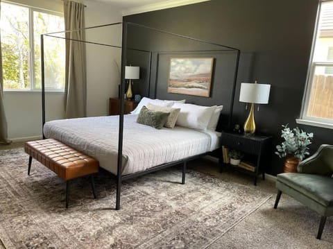 Gorgeous Pet and Family friendly Long stays House in West Sacramento