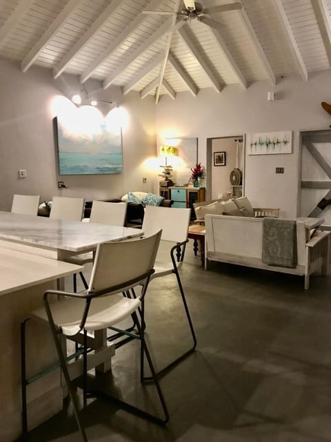 Living room, Seating area, Dining area, kitchen