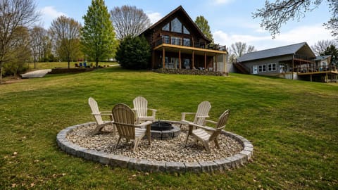 Property building, Day, Natural landscape, Garden, Garden view