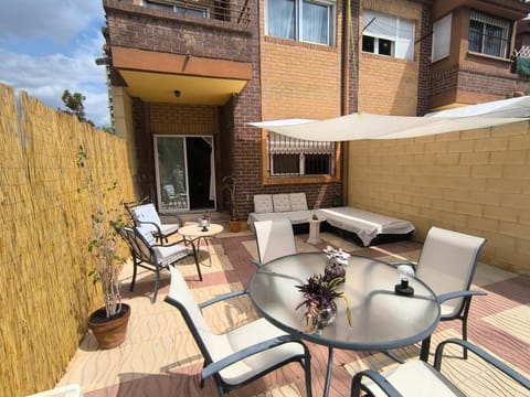 Habitación privada en casa Vacation rental in Alicante