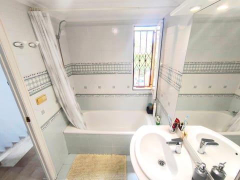 Habitación privada en casa Vacation rental in Alicante