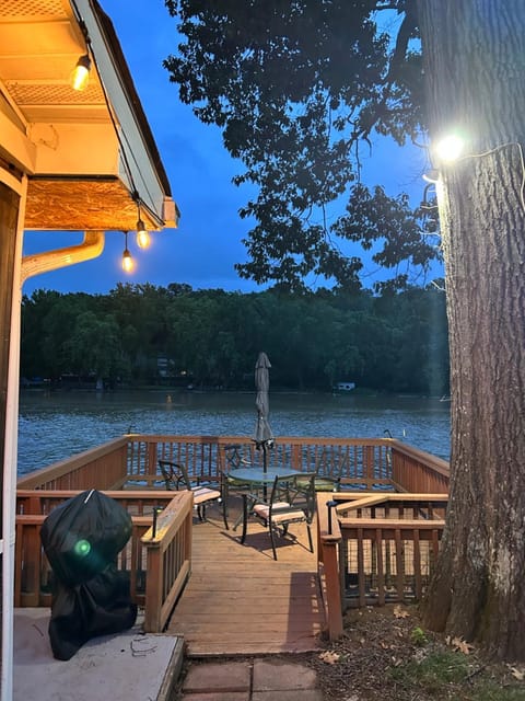 Rivers Edge - On the River, Breathtaking views! House in Front Royal