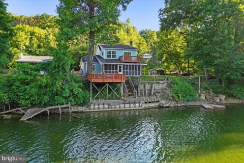Rivers Edge - On the River, Breathtaking views! House in Front Royal
