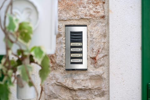 Property building, Facade/entrance, Photo of the whole room