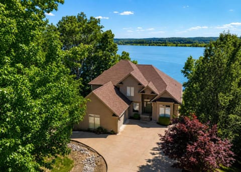 Property building, Day, Lake view