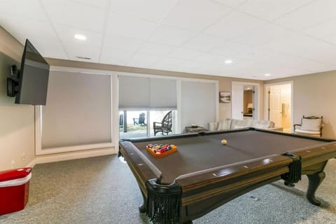 Billiard, Game Room, TV and multimedia, Seating area