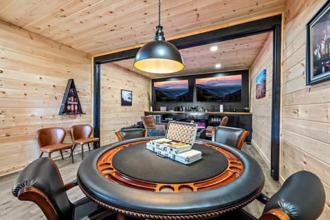 Game Room, Entertainment