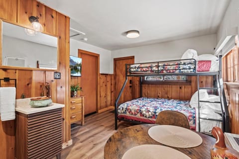 Bed, Bedroom, bunk bed