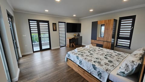 TV and multimedia, Bedroom, wardrobe