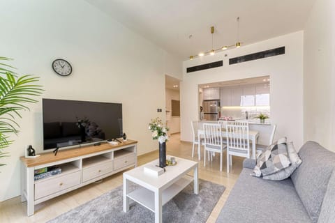 TV and multimedia, Kitchen or kitchenette, Living room, Seating area, Dining area, Evening entertainment