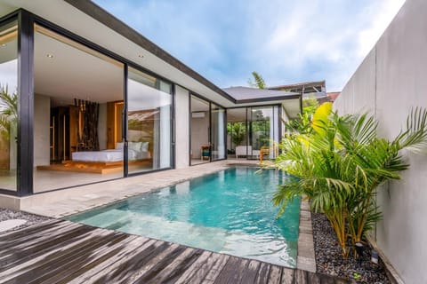 Property building, Swimming pool