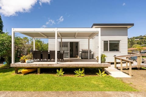 Property building, Balcony/Terrace, Garden view