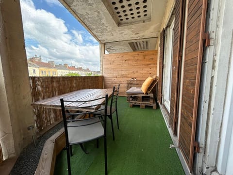 Lemon Roof top Apartment in Troyes
