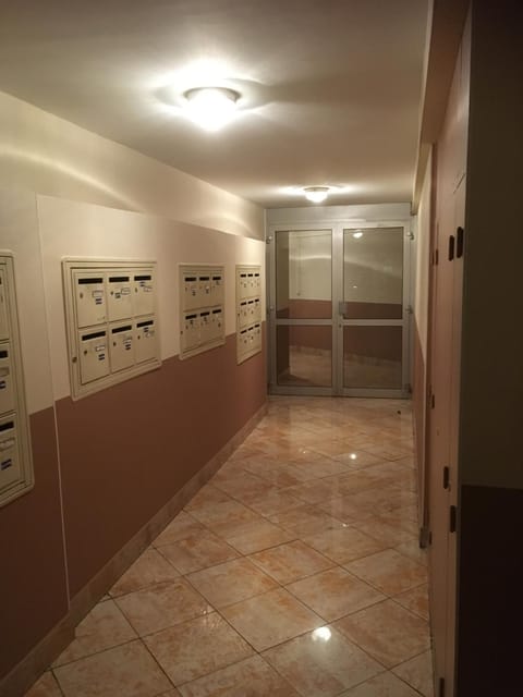 Lemon Roof top Apartment in Troyes