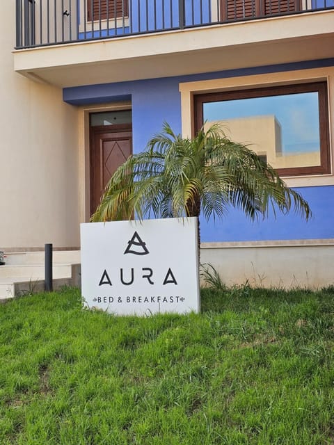 Day, Property logo or sign, Garden view, Street view