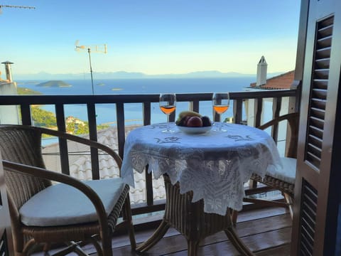 Day, Natural landscape, Balcony/Terrace, Balcony/Terrace, Dining area, Mountain view, Sea view