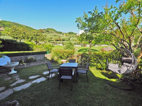 Garden, Garden, Dining area, Garden view