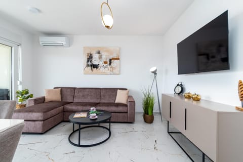 Natura Vita Apartment-New Modern Apartment with City View & two Free Parking Spaces-10 min Walk to Trogir Old Town Apartment in Trogir