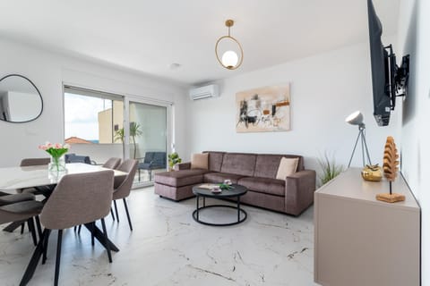 Natura Vita Apartment-New Modern Apartment with City View & two Free Parking Spaces-10 min Walk to Trogir Old Town Apartment in Trogir