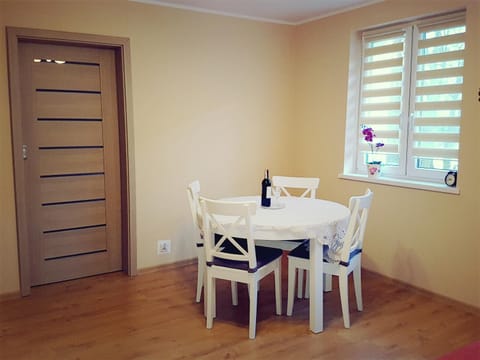 Living room, Food and drinks, Photo of the whole room, Dining area