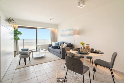 View (from property/room), Living room, Seating area, Dining area