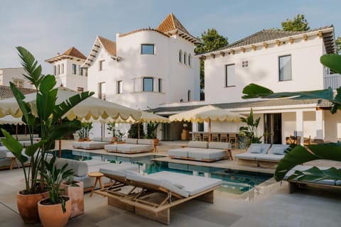 Property building, Swimming pool