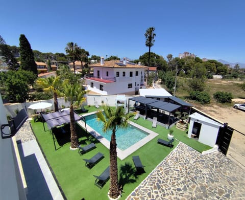 Property building, Patio, Spring, Day, Natural landscape, Bird's eye view, Garden, Garden view, Mountain view, Pool view, Swimming pool, sunbed