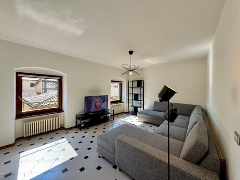 TV and multimedia, Seating area