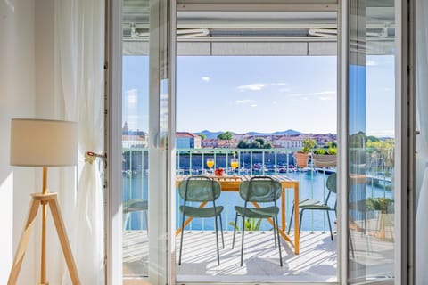 View (from property/room), City view, Landmark view, Sea view