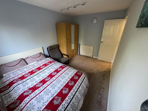 Bed, Photo of the whole room, Bedroom, wardrobe