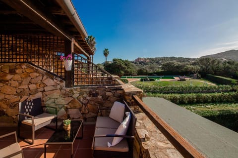 Property building, Balcony/Terrace, Living room