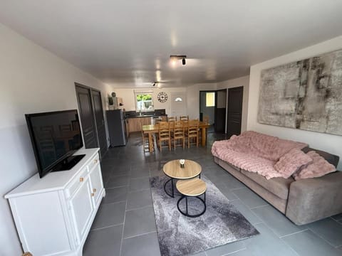 Communal lounge/ TV room