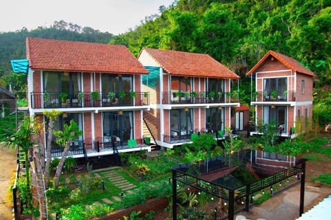 Property building, Garden, View (from property/room), Garden view