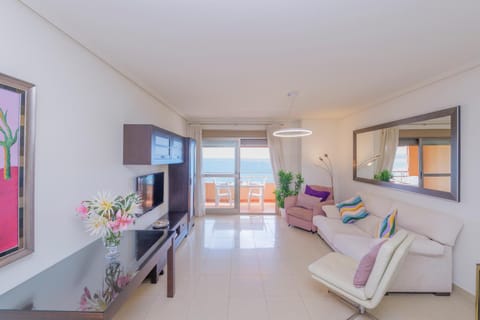 Amplio apartamento frente al mar Apartment in Malaga