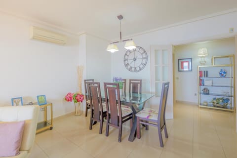 Amplio apartamento frente al mar Apartment in Malaga