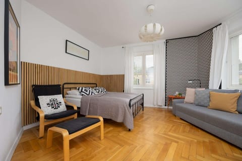 Living room, Photo of the whole room