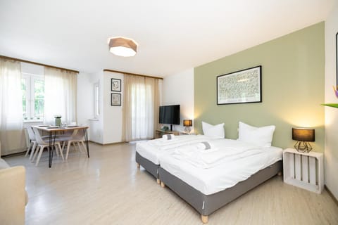 Living room, Photo of the whole room, Bedroom