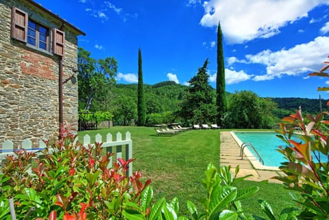 Spring, Day, Natural landscape, Summer, Garden, Garden view, Swimming pool, sunbed