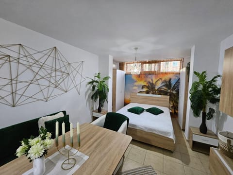Bed, Living room